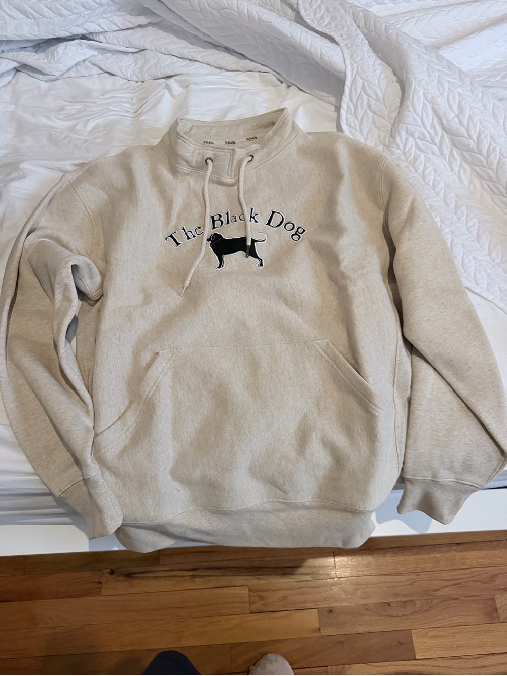 The Black Dog Men's Beige/Cream Logo Crewneck Sweatshirt